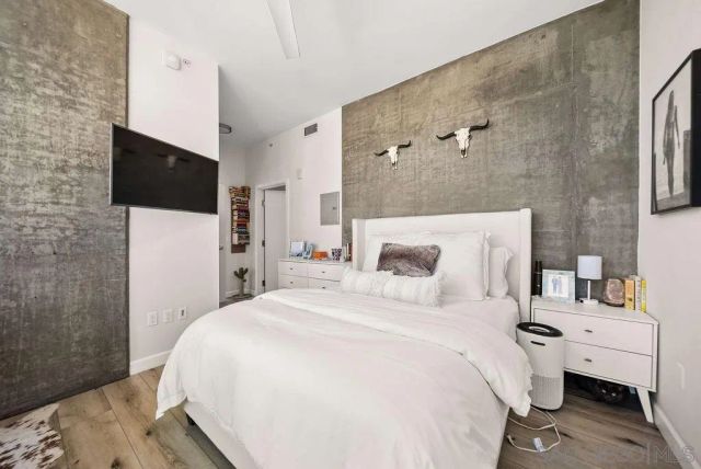 800 The Mark Lane 2104, San Diego, CA 92101