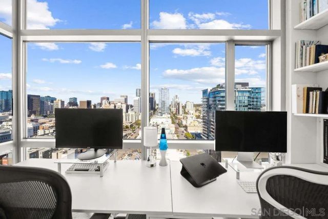 800 The Mark Lane 2104, San Diego, CA 92101