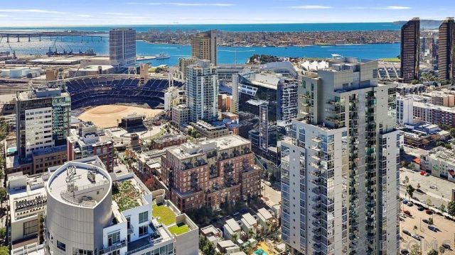 800 The Mark Lane 2104, San Diego, CA 92101