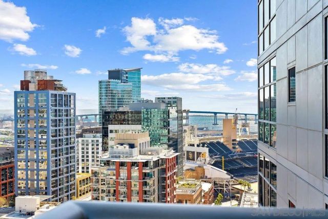 800 The Mark Lane 2104, San Diego, CA 92101