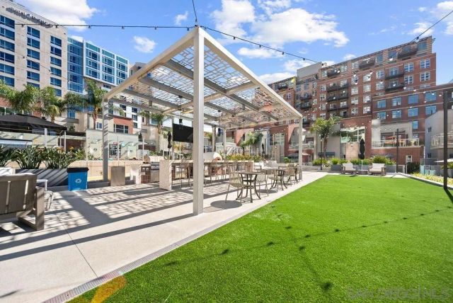 800 The Mark Lane 2104, San Diego, CA 92101