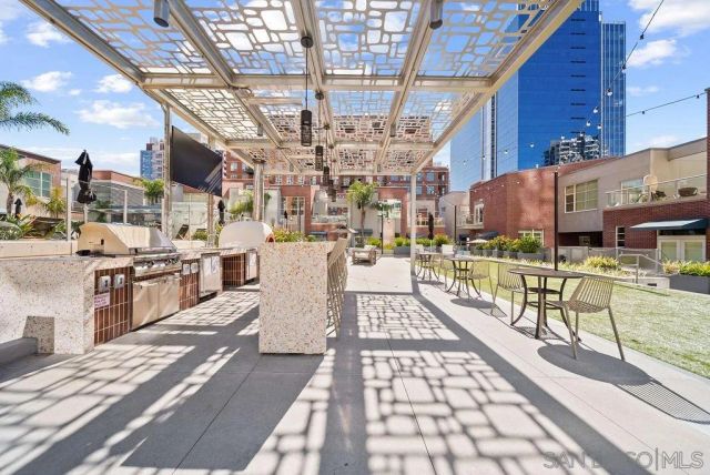 800 The Mark Lane 2104, San Diego, CA 92101