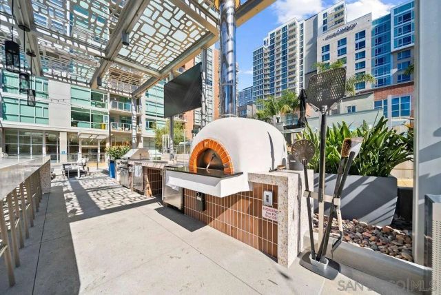 800 The Mark Lane 2104, San Diego, CA 92101