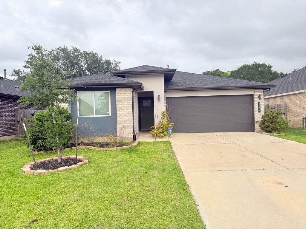 5047 Natchez Trace, Arcola, TX 77545