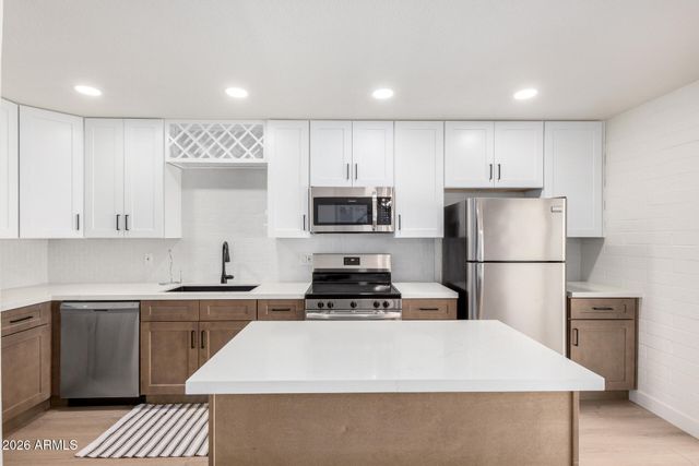 4848 N WOODMERE FAIRWAY -- 15, Scottsdale, AZ 85251