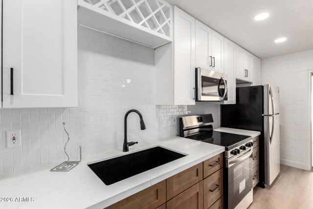 4848 N WOODMERE FAIRWAY -- 15, Scottsdale, AZ 85251