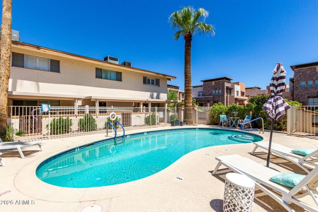 4848 N WOODMERE FAIRWAY -- 15, Scottsdale, AZ 85251