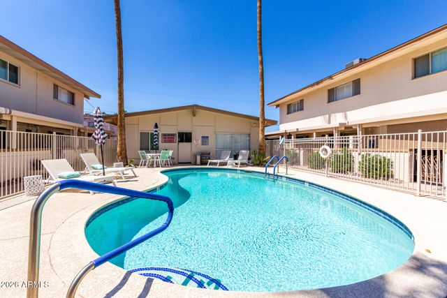 4848 N WOODMERE FAIRWAY -- 15, Scottsdale, AZ 85251