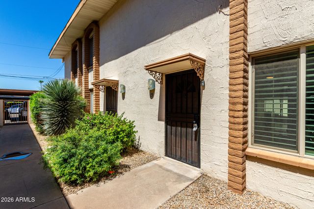 4848 N WOODMERE FAIRWAY -- 15, Scottsdale, AZ 85251