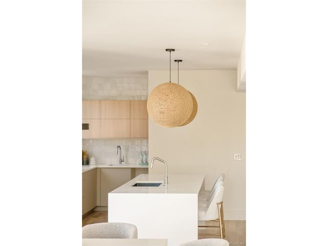 570 Cook St, Denver, CO 80206