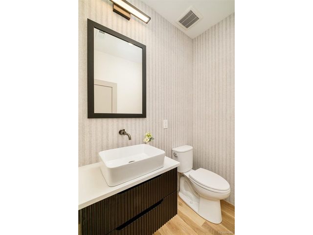 570 Cook St, Denver, CO 80206