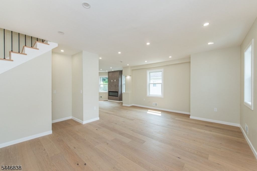 58 Van Duyne Ave, Wayne Twp., NJ 07470 — photo 9