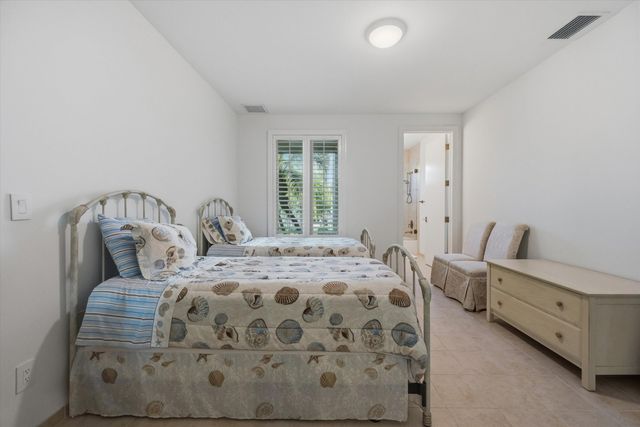 15595 Lindbergh Lane, Wellington, FL 33414