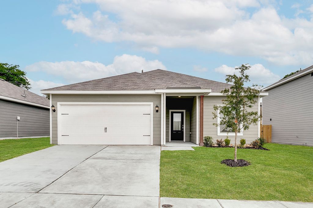 6338 Emerald Tree Lane, Dallas, TX 75241