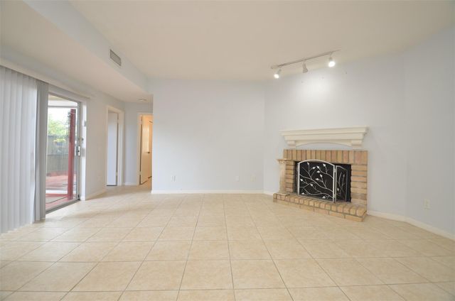 9809 Richmond Avenue G1, Houston, TX 77042