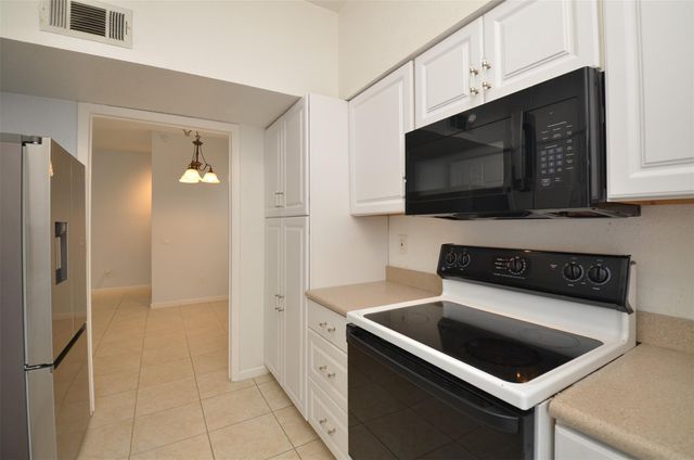 9809 Richmond Avenue G1, Houston, TX 77042