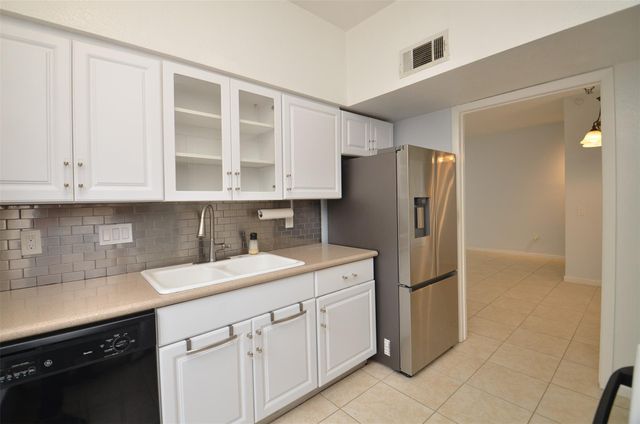 9809 Richmond Avenue G1, Houston, TX 77042