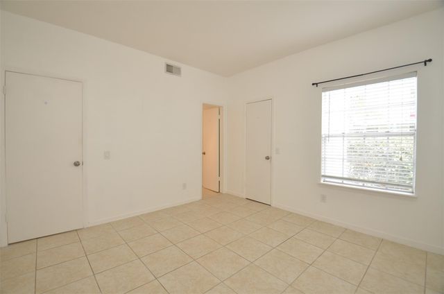 9809 Richmond Avenue G1, Houston, TX 77042