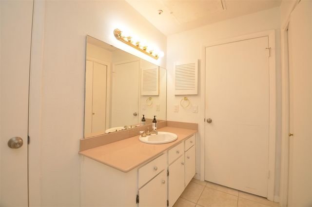 9809 Richmond Avenue G1, Houston, TX 77042