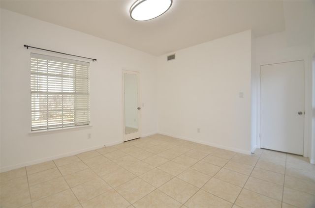 9809 Richmond Avenue G1, Houston, TX 77042