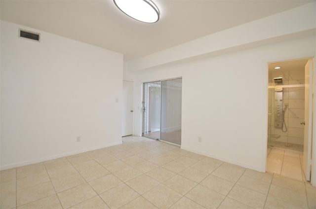 9809 Richmond Avenue G1, Houston, TX 77042