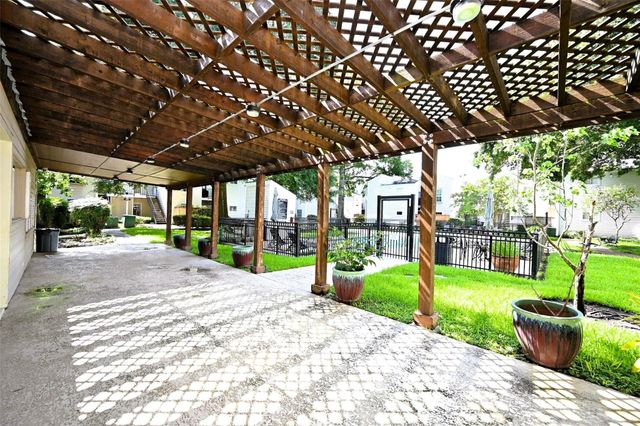 9809 Richmond Avenue G1, Houston, TX 77042