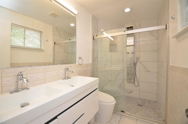 9809 Richmond Avenue G1, Houston, TX 77042