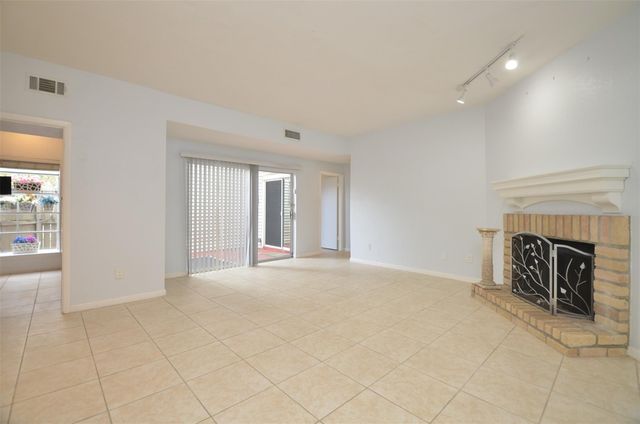 9809 Richmond Avenue G1, Houston, TX 77042