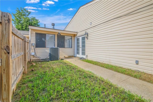 2521 Longmire Drive, College Station, TX 77845