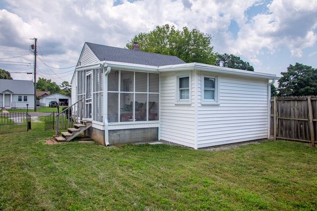 2204 Denham Ave, Columbia, TN 38401