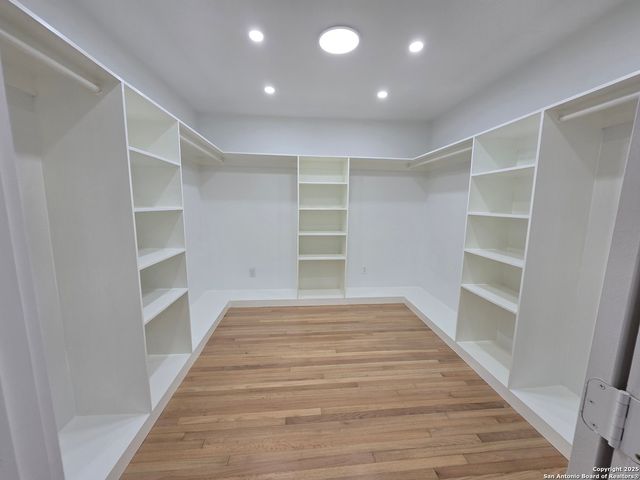 1514 W LYNWOOD AVE, San Antonio, TX 78201