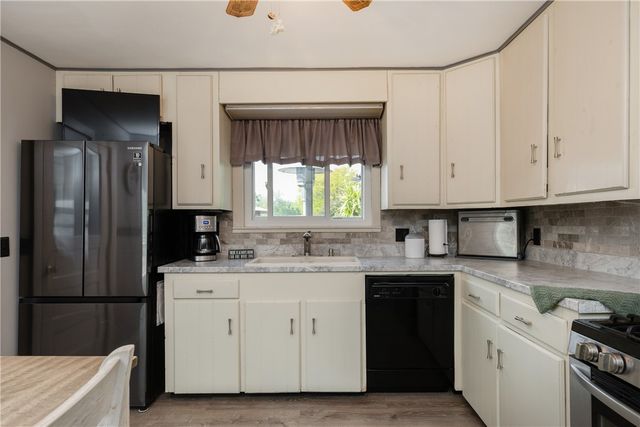 23 Middle Road, Horseheads, NY 14845