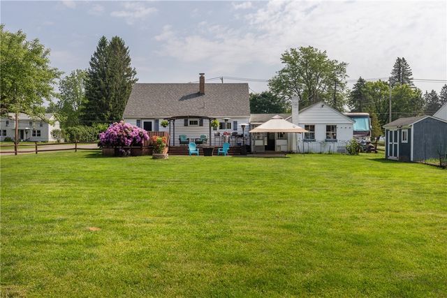 23 Middle Road, Horseheads, NY 14845