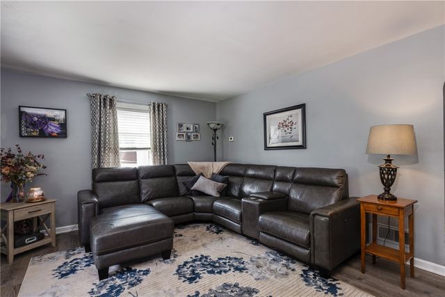 23 Middle Road, Horseheads, NY 14845