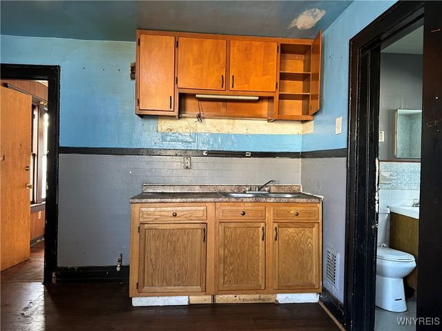 230 Dutton Avenue, Buffalo, NY 14211