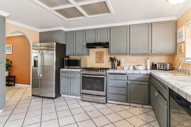 704 Daybrook Dr, Windsor, CA 95492