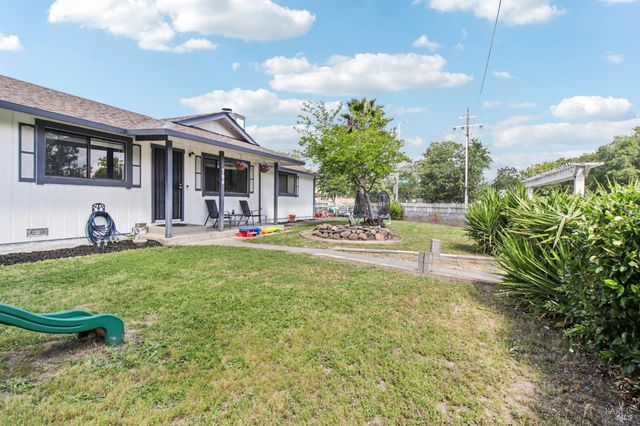 704 Daybrook Dr, Windsor, CA 95492