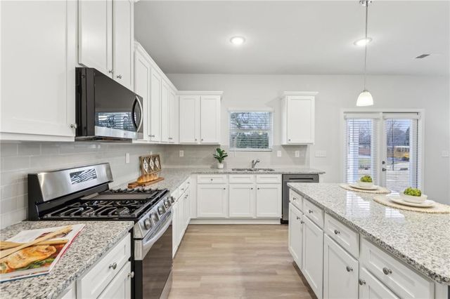 1332 Stephens View Drive, Loganville, GA 30052