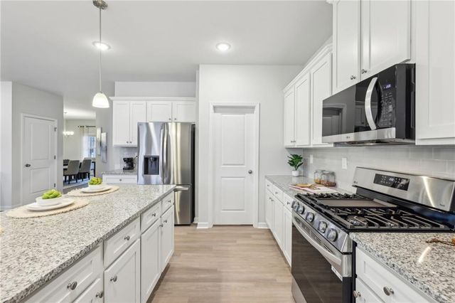 1332 Stephens View Drive, Loganville, GA 30052