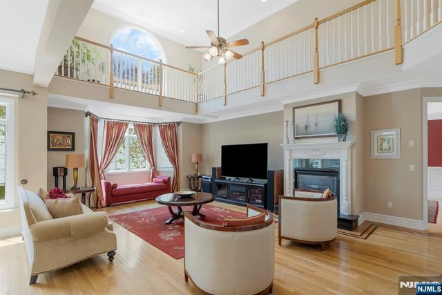 17 Constitution Avenue, Roxbury Township, NJ 07876