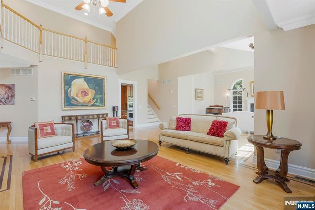 17 Constitution Avenue, Roxbury Township, NJ 07876