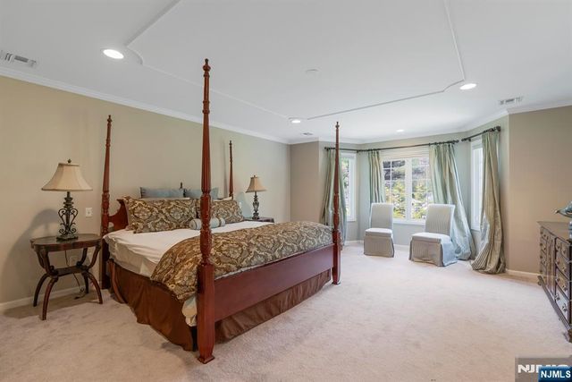 17 Constitution Avenue, Roxbury Township, NJ 07876