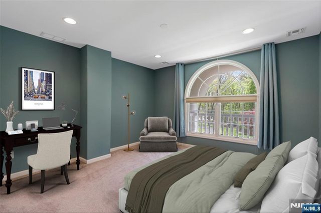 17 Constitution Avenue, Roxbury Township, NJ 07876
