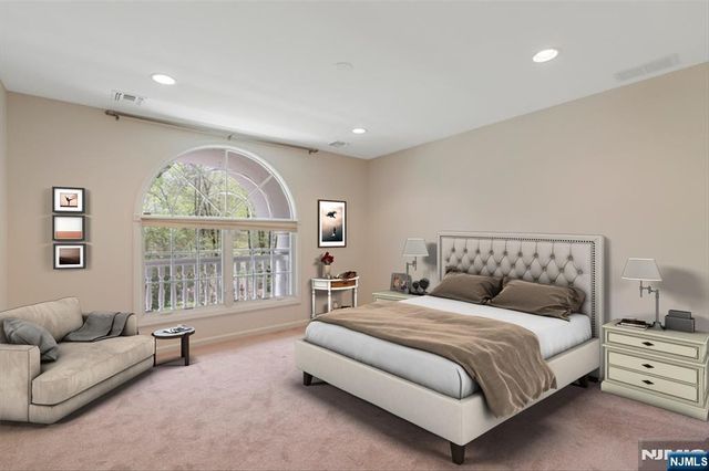 17 Constitution Avenue, Roxbury Township, NJ 07876