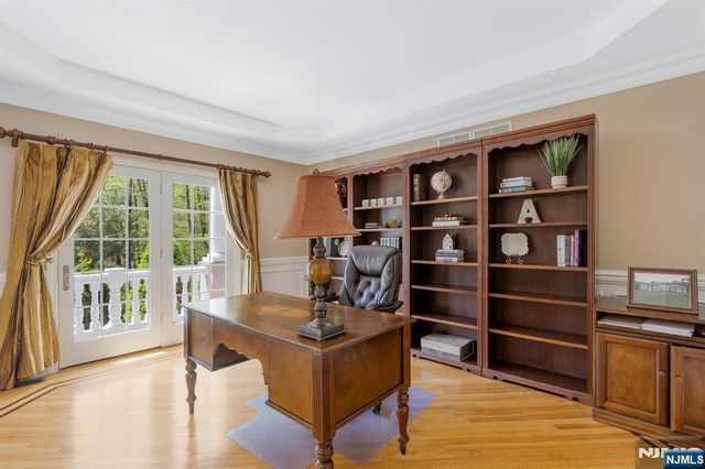 17 Constitution Avenue, Roxbury Township, NJ 07876