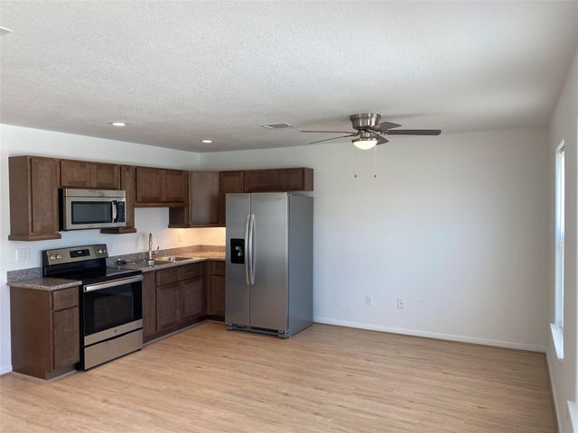 3722 Putnam Drive A, Bacliff, TX 77518
