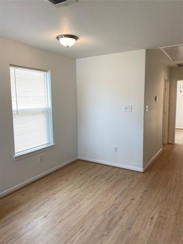 3722 Putnam Drive A, Bacliff, TX 77518