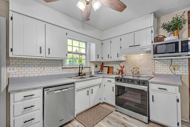 335 Winchester Road, Lenoir City, TN 37772