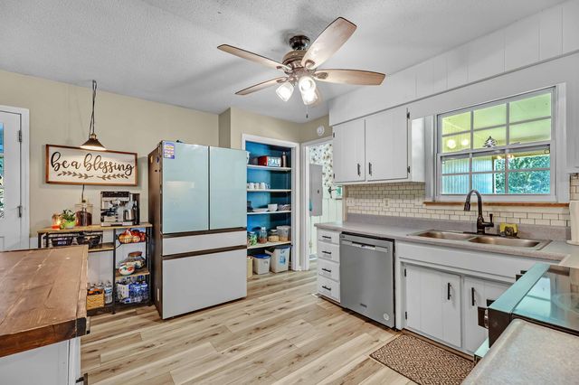 335 Winchester Road, Lenoir City, TN 37772