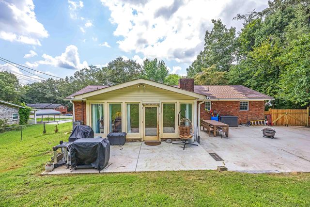 335 Winchester Road, Lenoir City, TN 37772